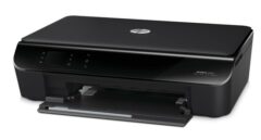 Una impresora inalámbrica HP Envy 4500