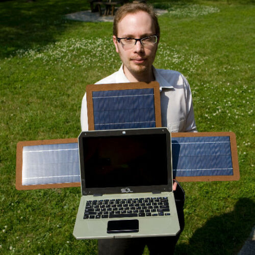 Computadora portátil que se alimenta de energía solar, es SOL