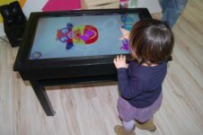 Juegos de niños para aprender inglés y otros idiomas en Android, Monki Hide and Seek Juegos de niños para aprender inglés y otros idiomas en Android, Monki Hide and Seek