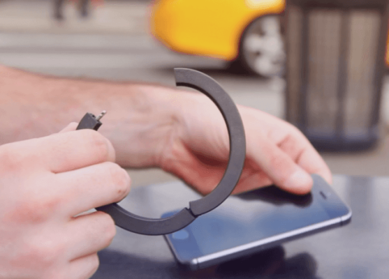 Una batería portátil en una pulsera, útil para cargar tu teléfono es QBracelet Una batería portátil en una pulsera, útil para cargar tu teléfono es QBracelet