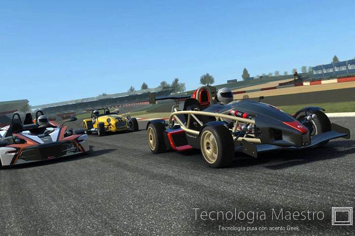 10 mejores juegos android de carreras de autos y motos 3D increíbles 4-Real-Racing-3-juego-tecnologiamaestro-min