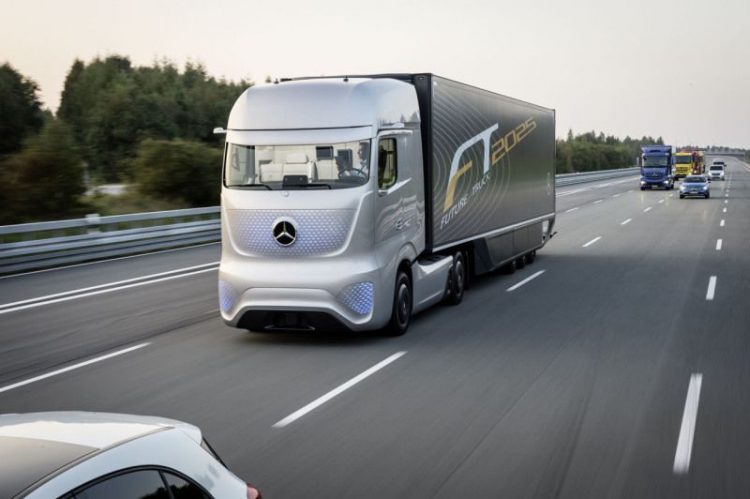 mercedes-future-truck-2025-tecnologiamaestro-min