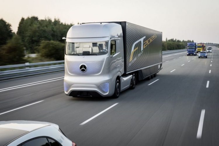 Un camión que se conduce solo, Future Truck 2025 por Mercedes Benz Un camión que se conduce solo, Future Truck 2025 por Mercedes Benz