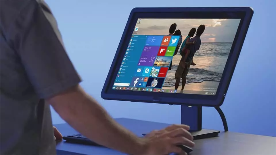 Microsoft venderá el nuevo Windows 10 en memoria USB también windows10-foto-computadora-tecnologiamaestro-min