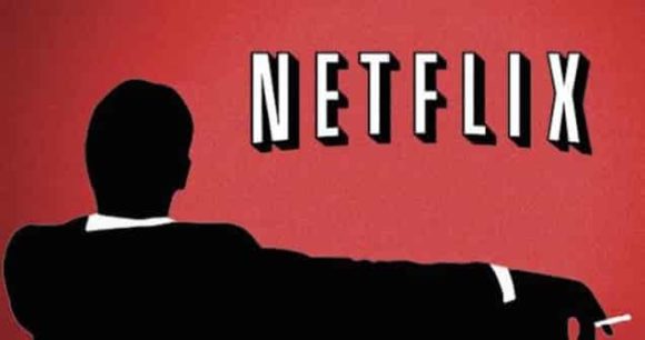 Ahora puedes ver gratis documentales de Netflix, en Youtube hombre que ve netflix