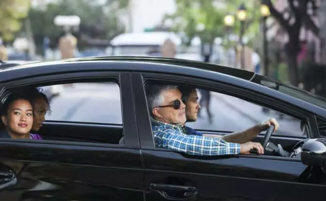 Uber despide 20 empleados por acoso sexual a sus compañeras Uber despide 20 empleados por acoso sexual a sus compañeras