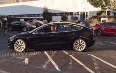 Vídeo real del mejor automóvil del mundo un Tesla Model 3 Vean por favor este automóvil, y digame alguien que no es lo mejor que han visto, un Tesla Model 3 real.